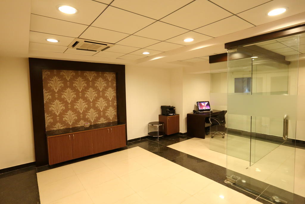 Crest Executive Suites, Whitefield Bangalore Quarto foto